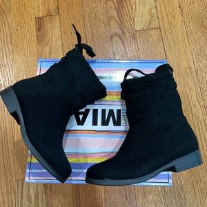 New Mini MIA adorable Little Kolette black boots. Adorable boot Toddler size 10
